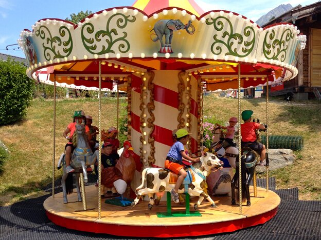 Carrousel2